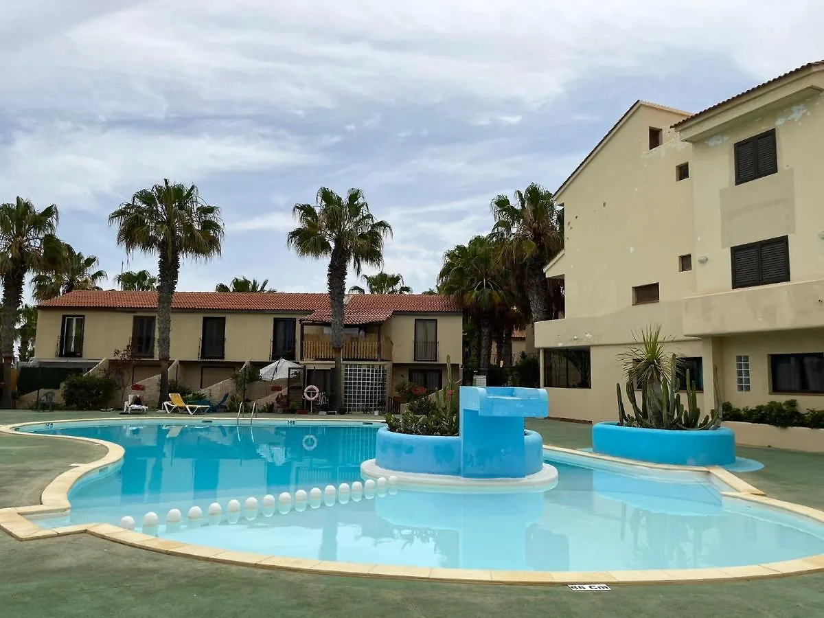 Surf & Chill Bungalow 69, Quiet Green Oasis With Community Swimmingpool Parque Holandes 0*,  Spain